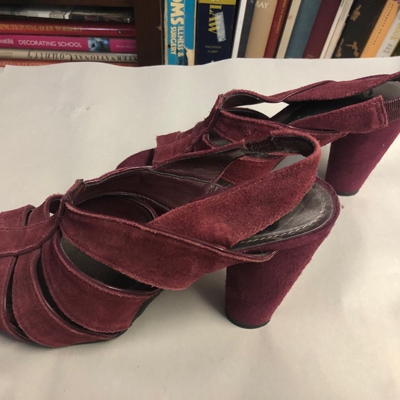 Gianni Bini Raspberry/Wine platform heels sandals peeptoe Size 6 suede - Picture 12 of 15